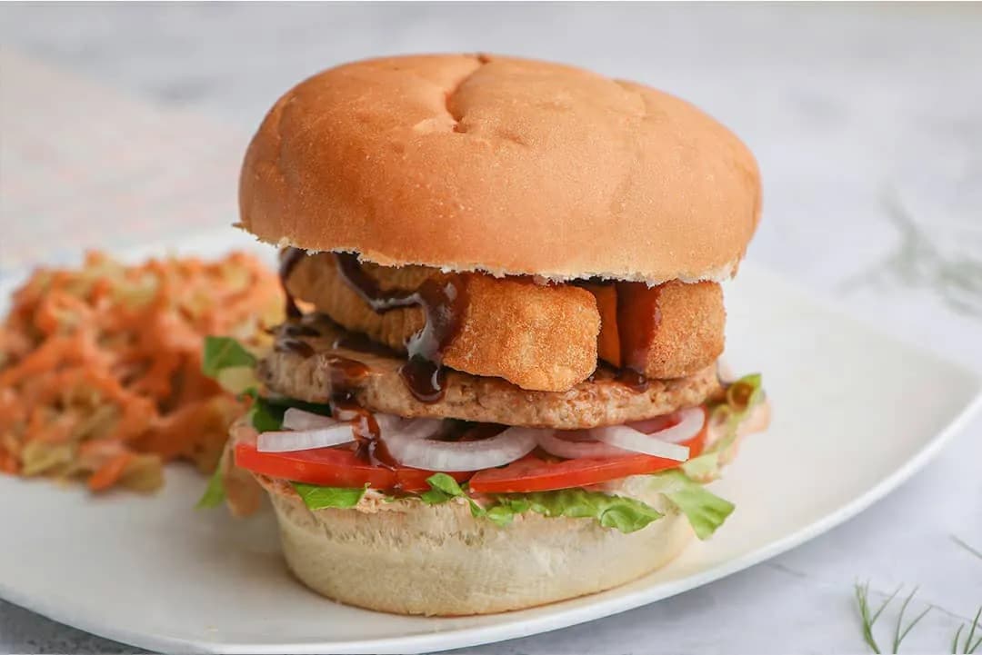 Mozzarella and BBQ Chicken photo