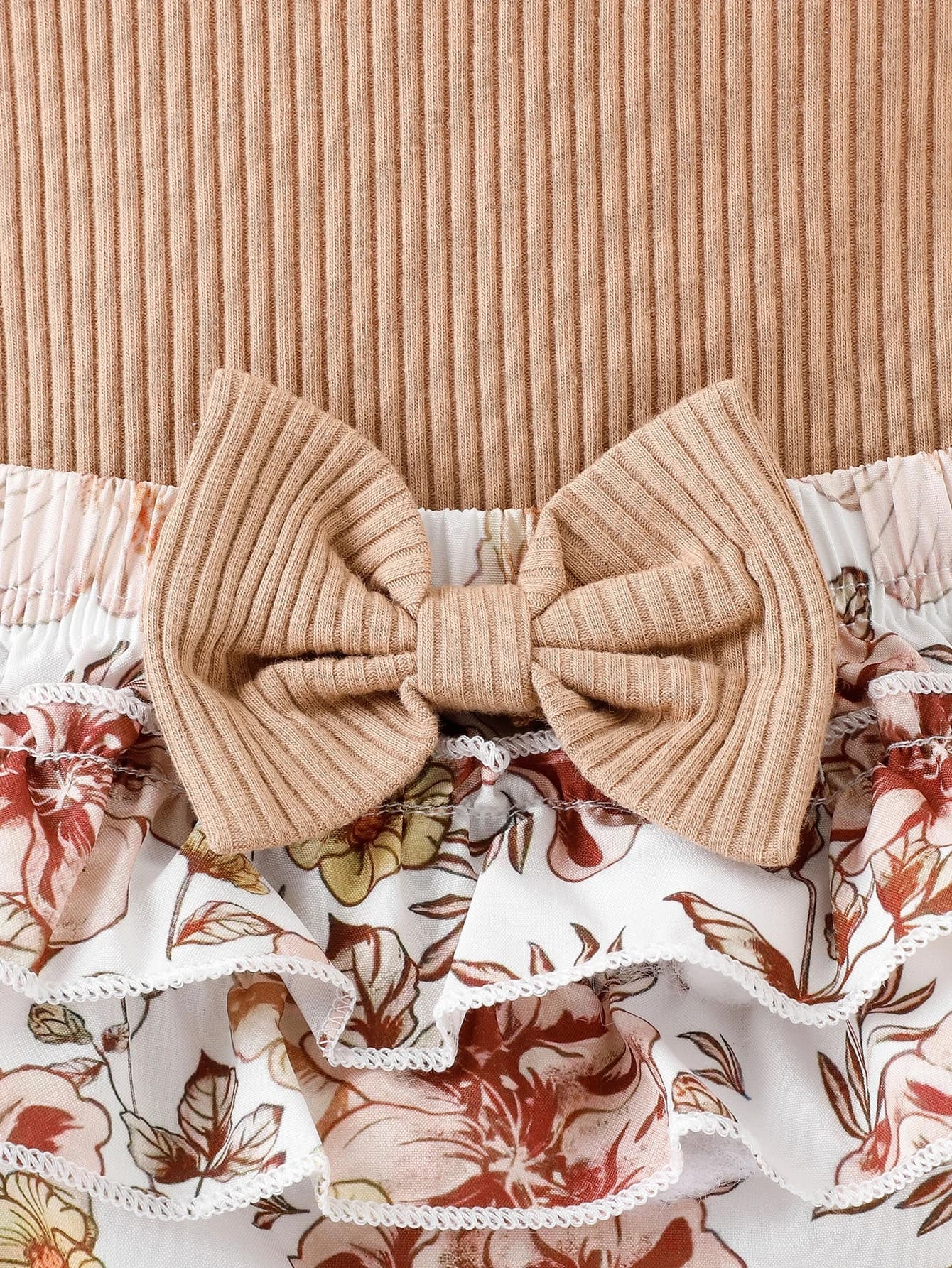 رومبير مع شورت للأميرات بلا أكمام مع إكسسوار للشعر