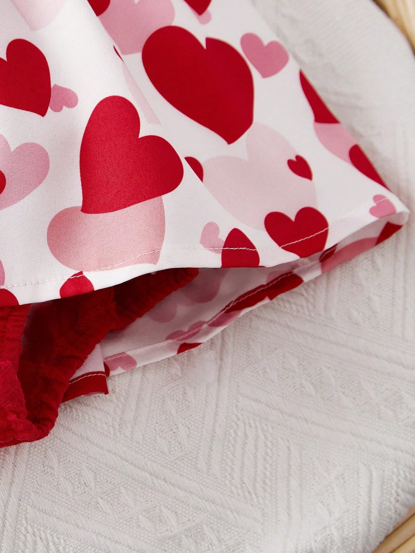 فستان بناتي بلا اكمام بتصميم القلوب الحمراء مع قبعة