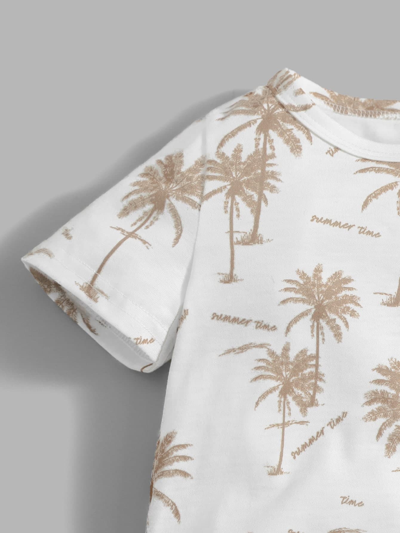 تي شيرت وشورت استوائي