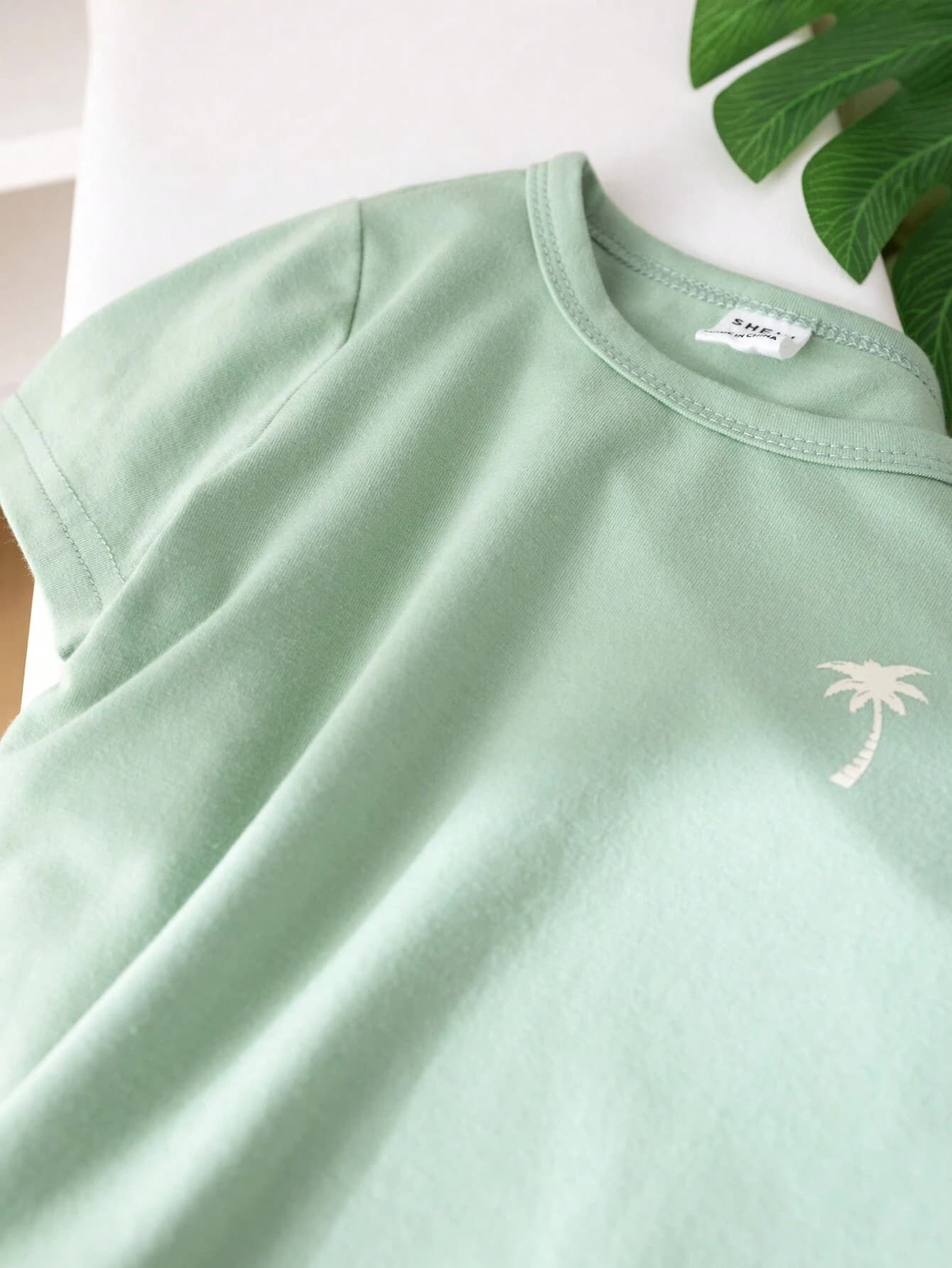 بحامة هاواي باللون الأخضر