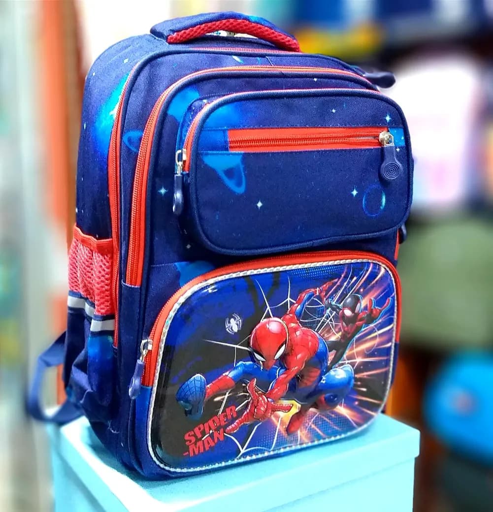 حقيبة مدرسية اجنبي 