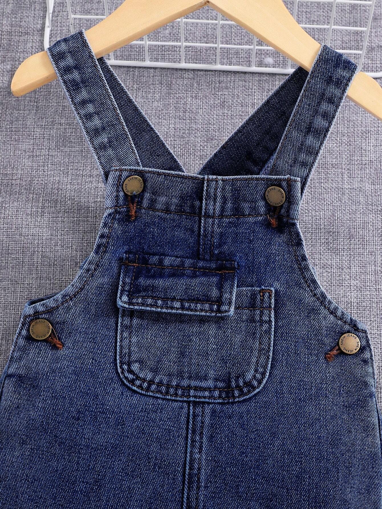 أفارول جينز بلون أزرق غامق (بدون تي شيرت)