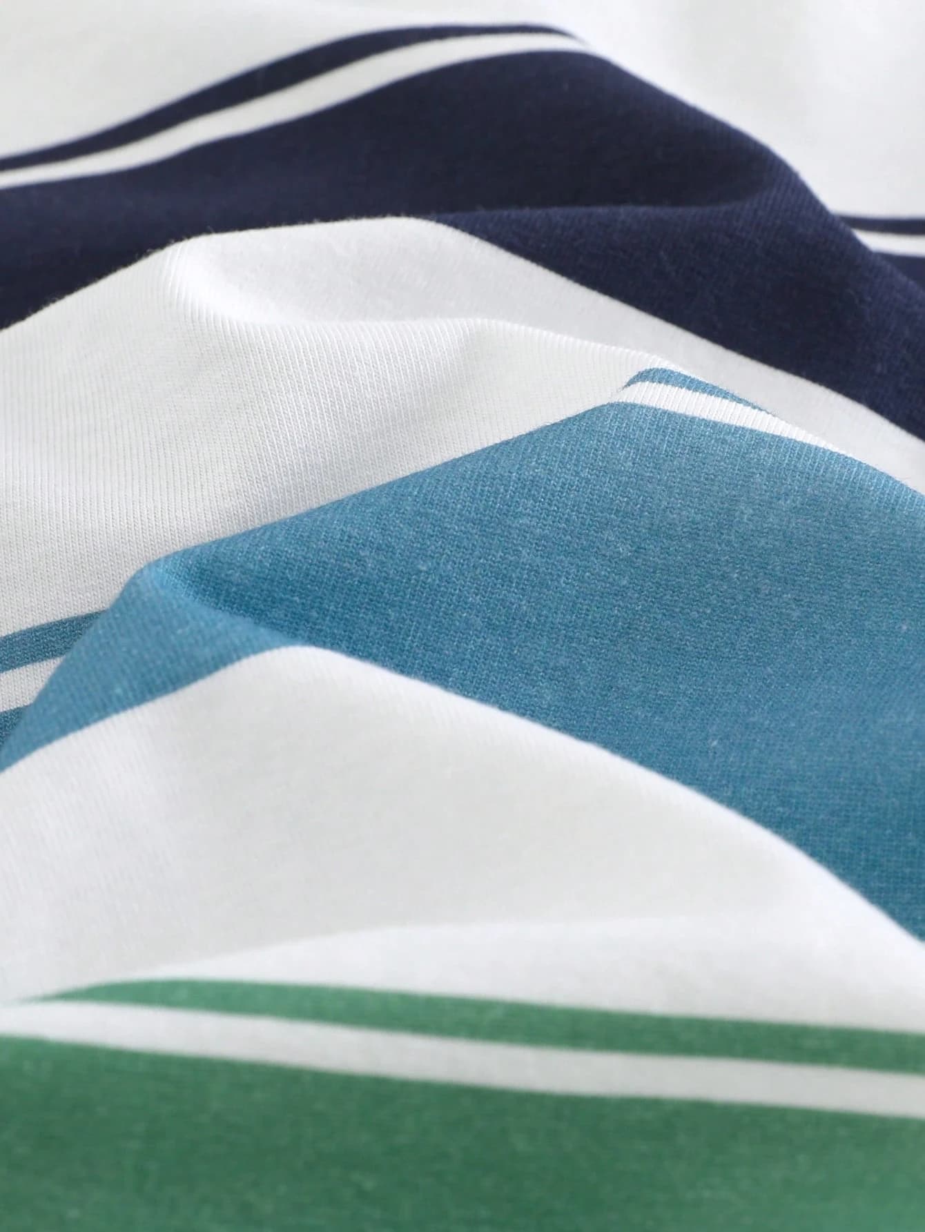 رومبير ولادي ذو خطوط ملونة