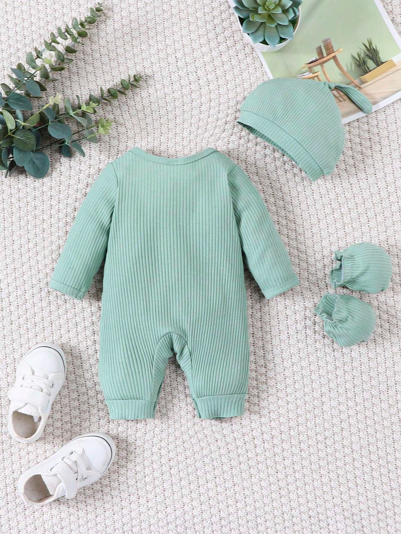 رومبير ولادي مع قفازات وقبعة للأطفال الرضع