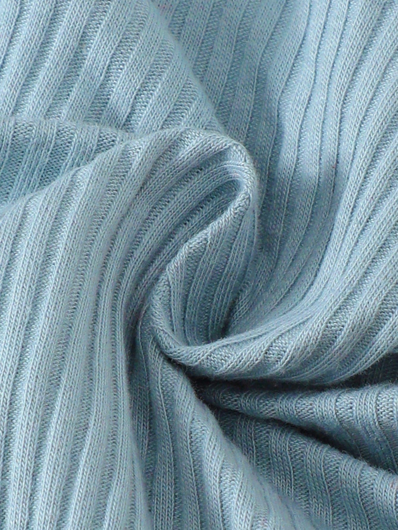 رومبير كاجول مع قبعة