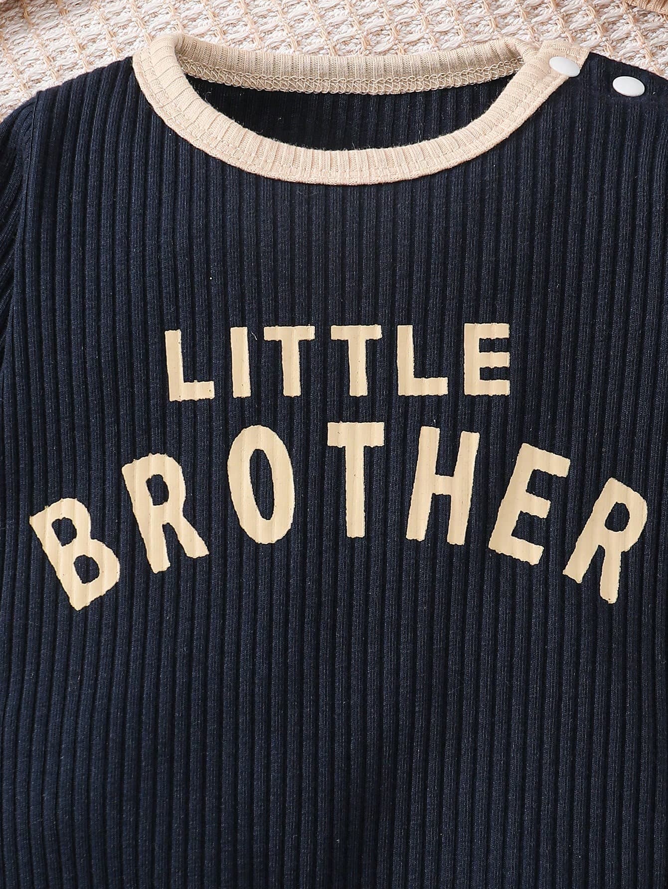 رومبير كاجول مع قبعة