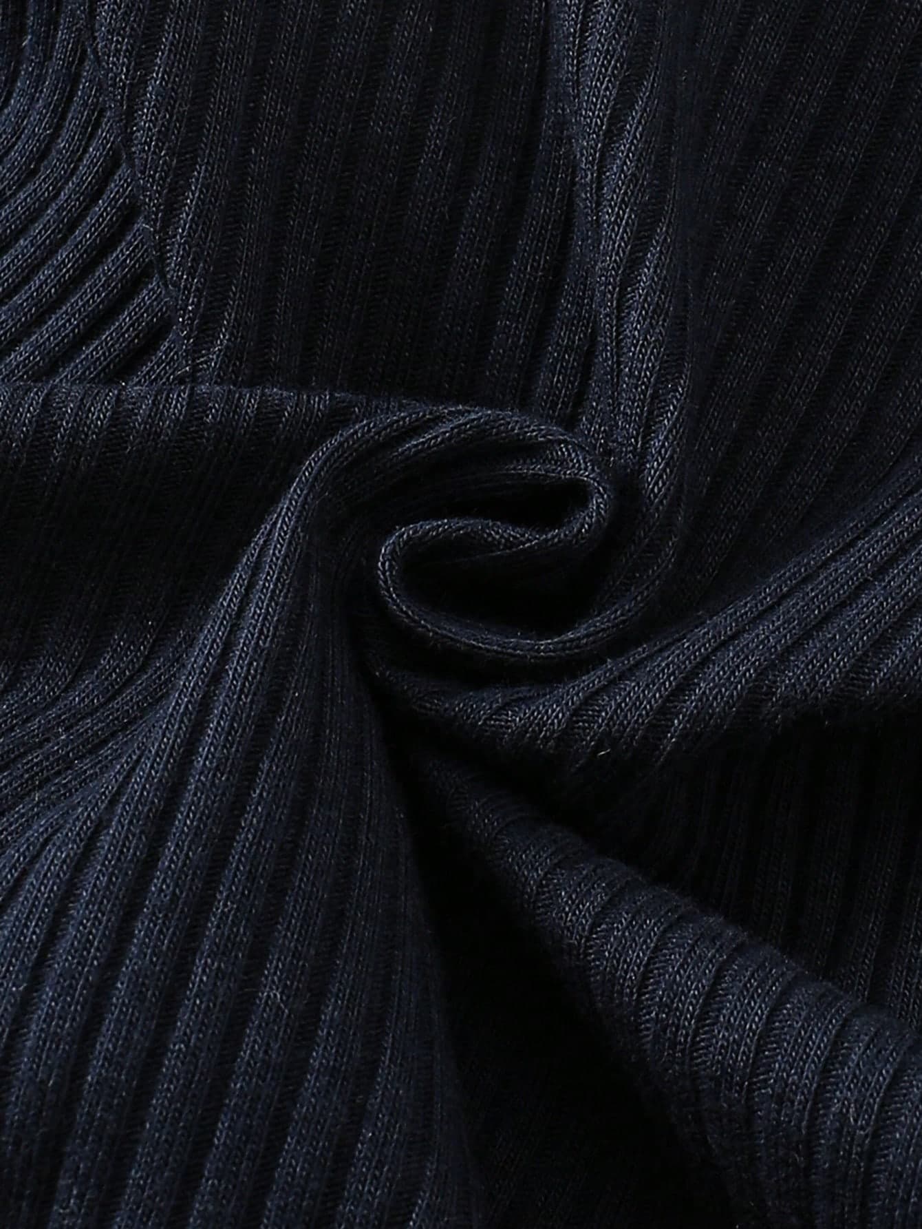 رومبير كاجول مع قبعة