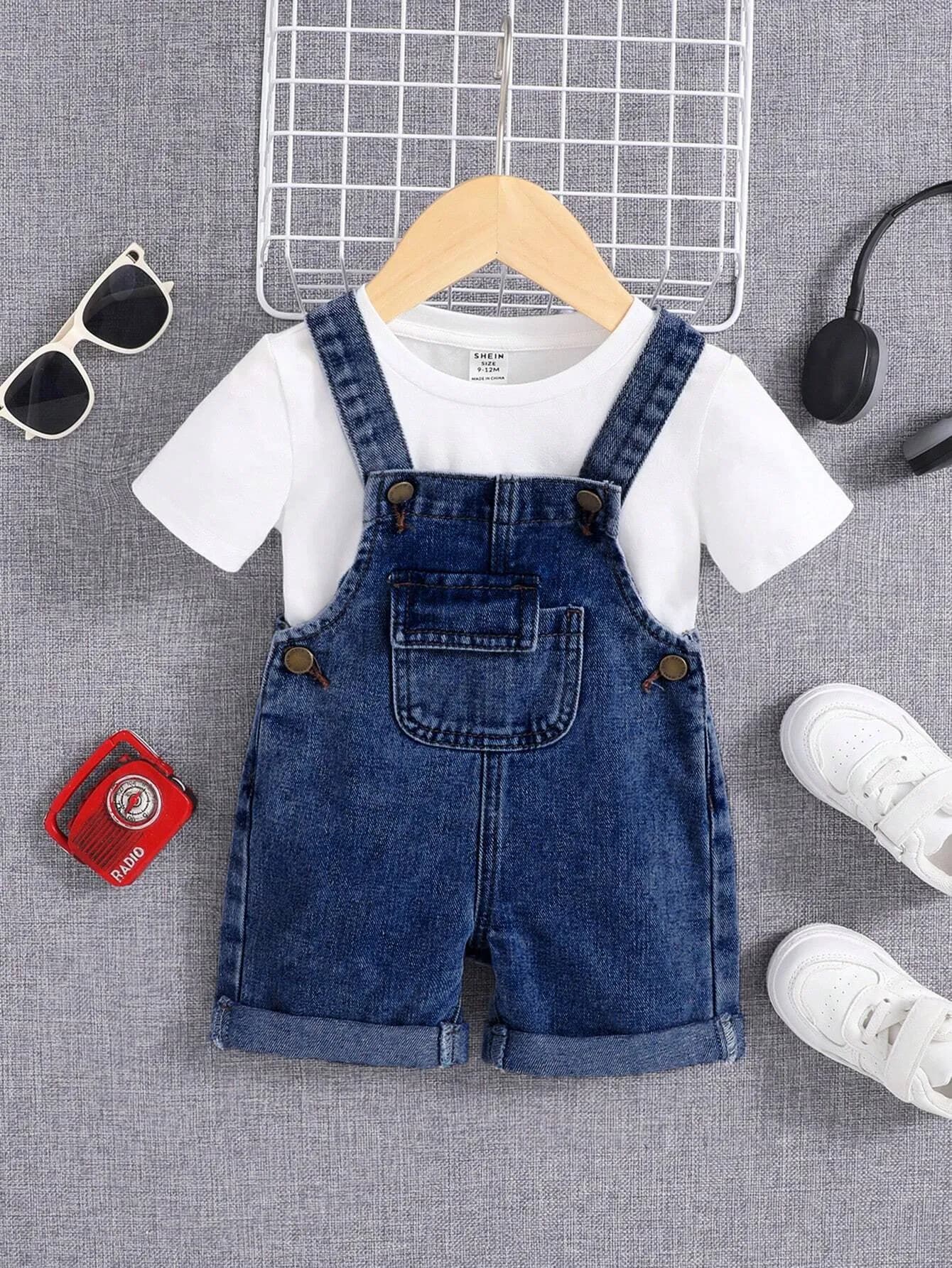 أفارول جينز بلون أزرق غامق (بدون تي شيرت)