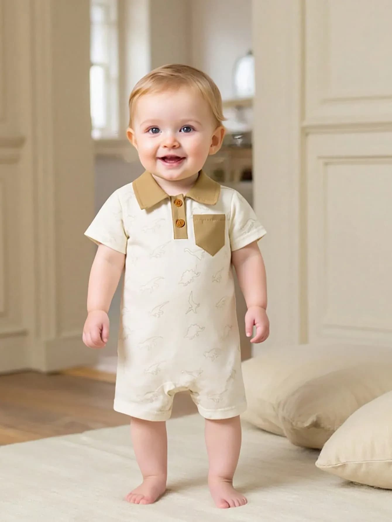 رومبير ولادي أبيض بطباعة خفيفة