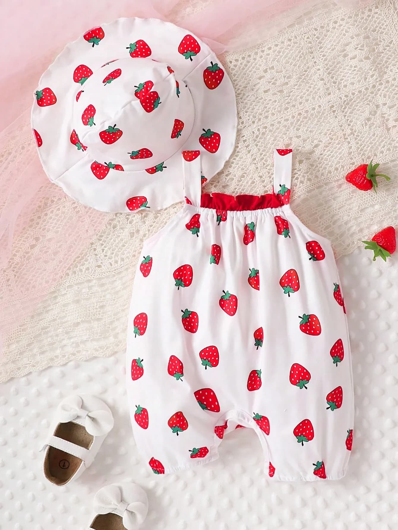 رومبير بناتي بتصميم الفراولة