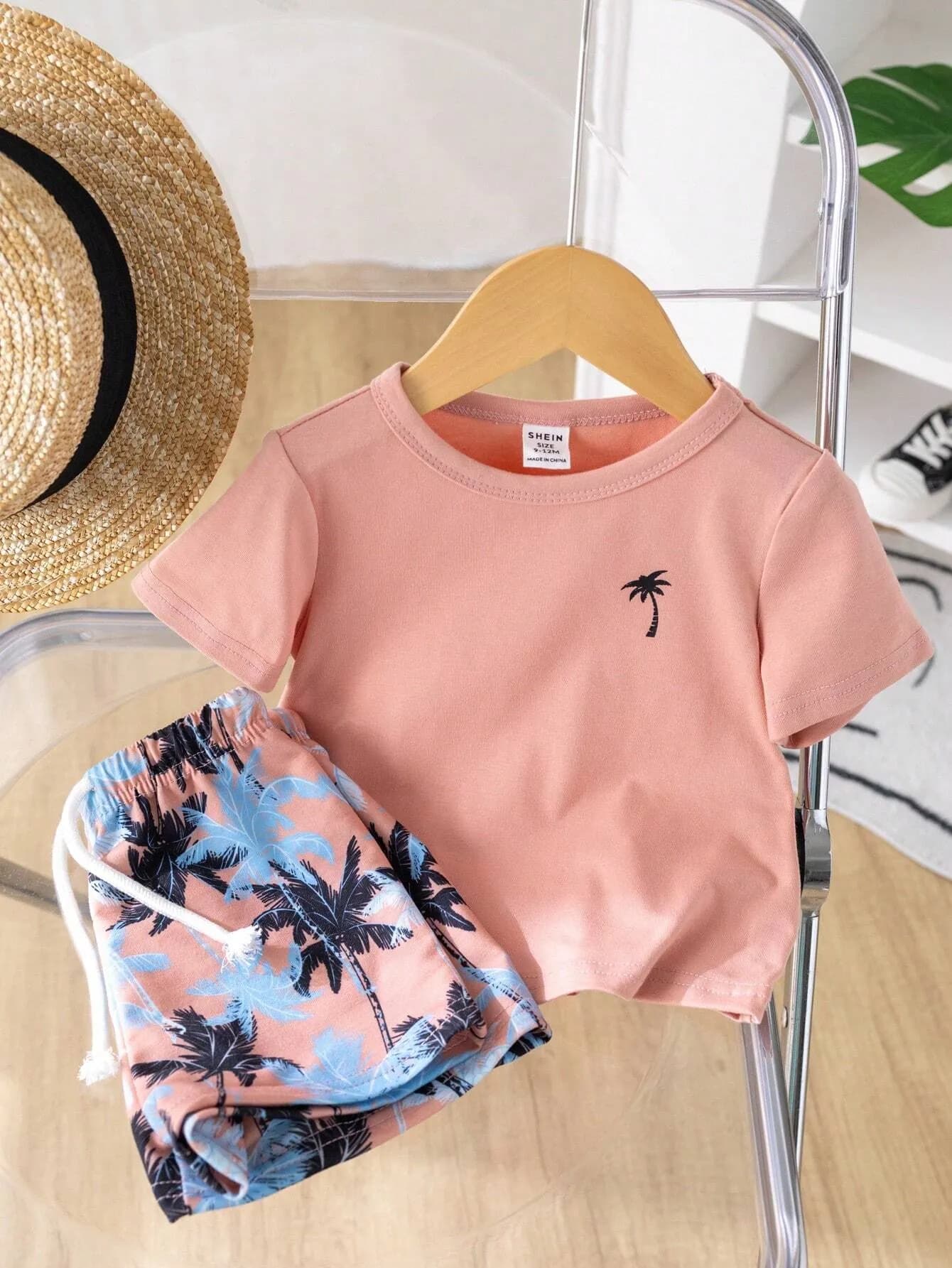 بحامة هاواي باللون الزهري